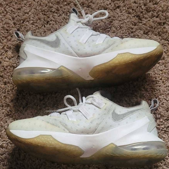 Mens Nike Air LeBron 13 lows 'Metallic Silver' - Picture 2 of 9